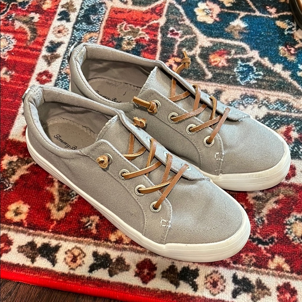 Tommy Bahama Cushion No-Tie Sneakers